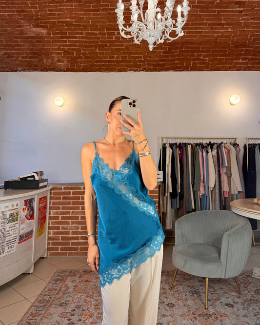 Canotta in raso asimmetrica con pizzo