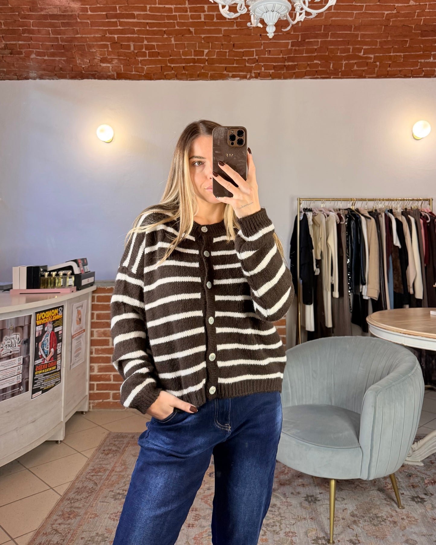 Cardigan con bottoni