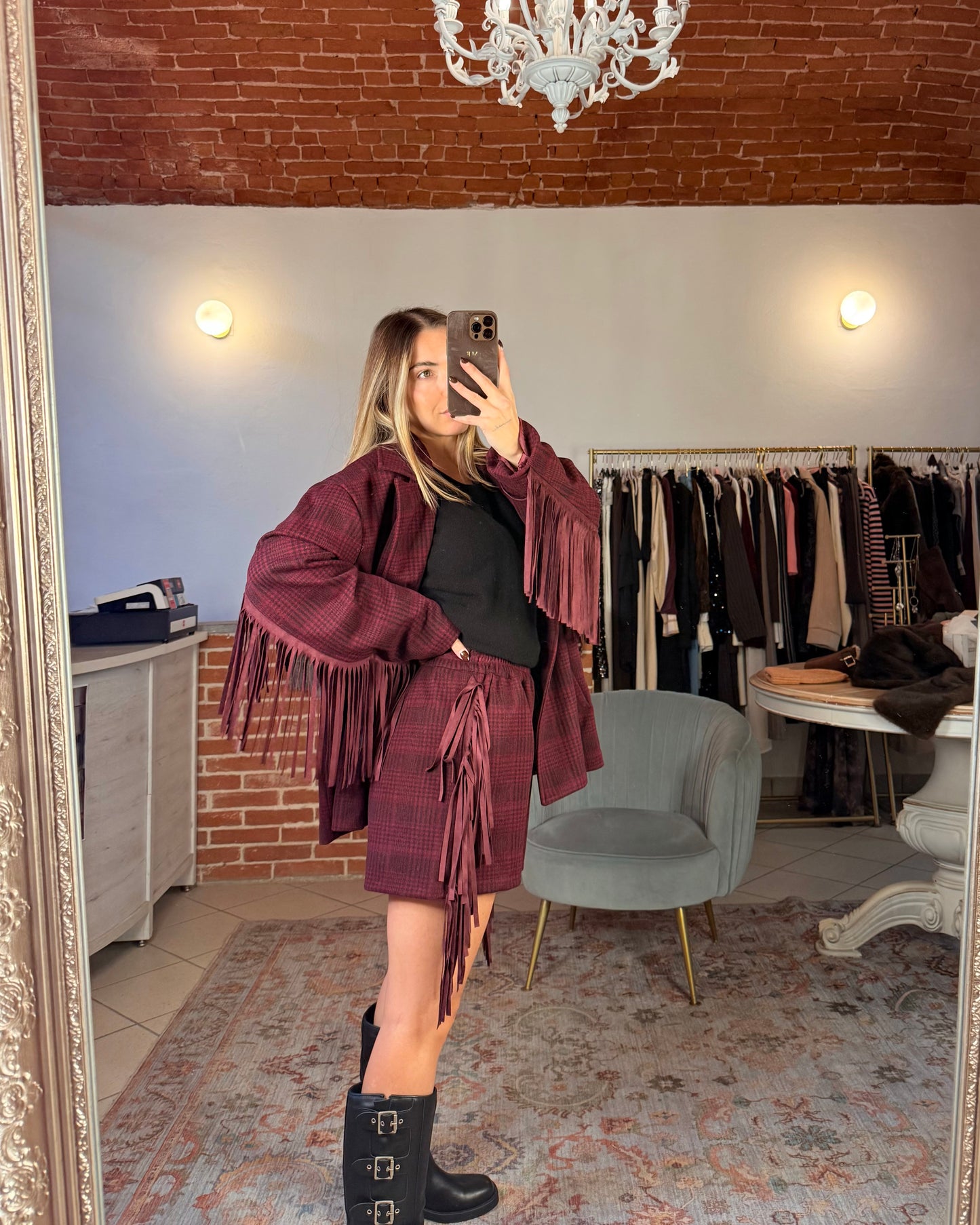 Pantaloncino in panno con frange