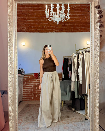 Pantalone ampio con inserto sangallo