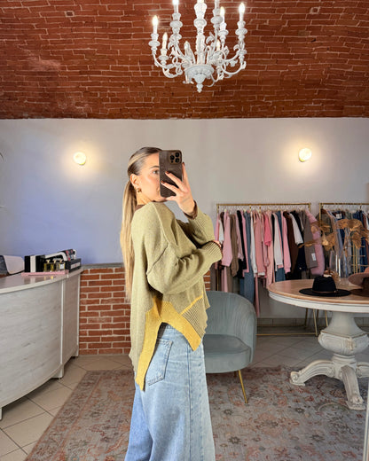 Maglioncino in cotone con spacchi