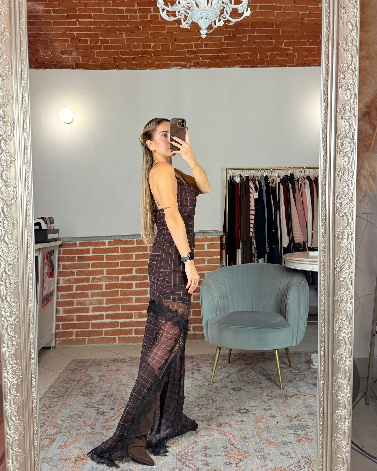 Dress with lace and transparencies