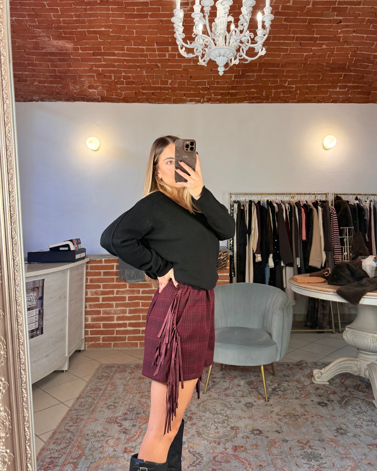 Pantaloncino in panno con frange