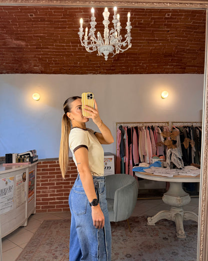 T-shirt con bordo a contrasto