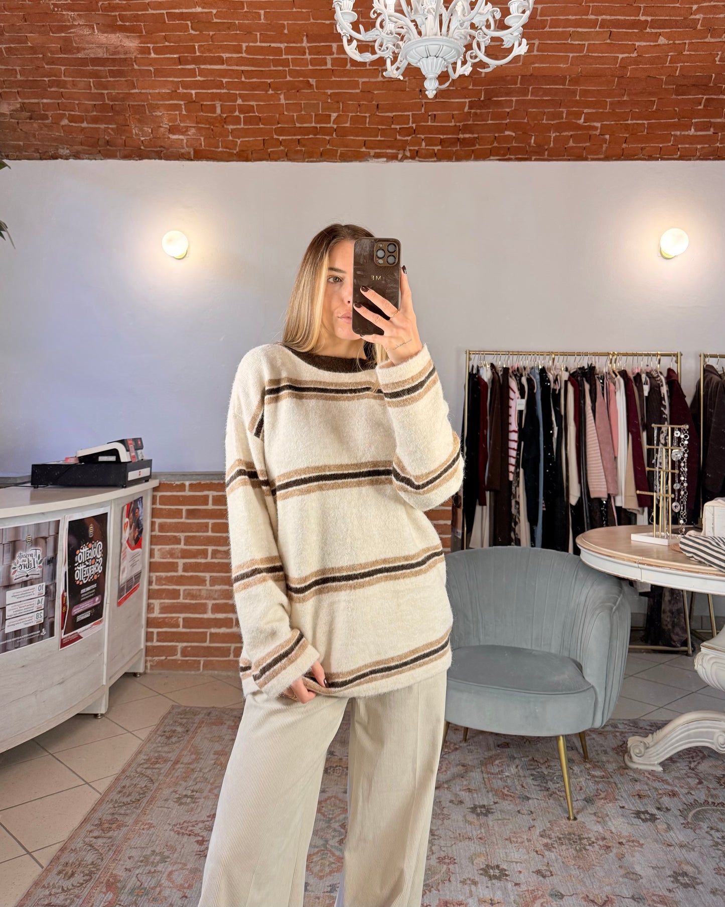 Oversized sweater with bow