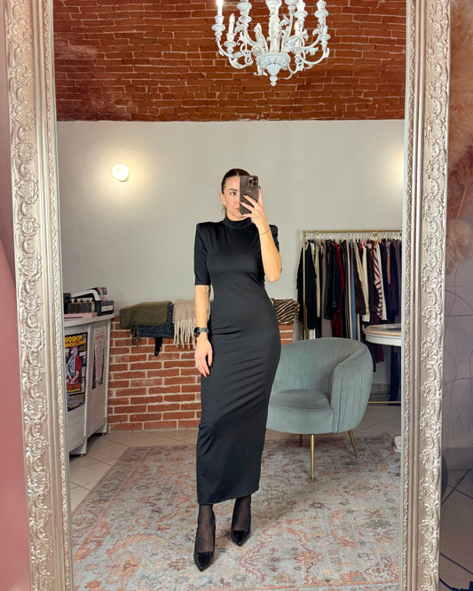 Tubino con spalline imbottite