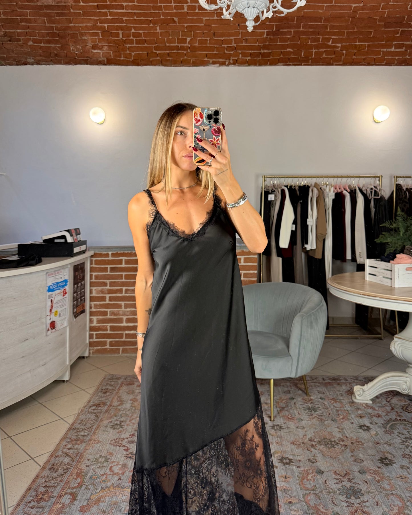 Abito lungo satin e pizzo