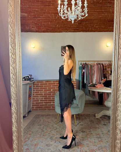 Abito in raso e pizzo