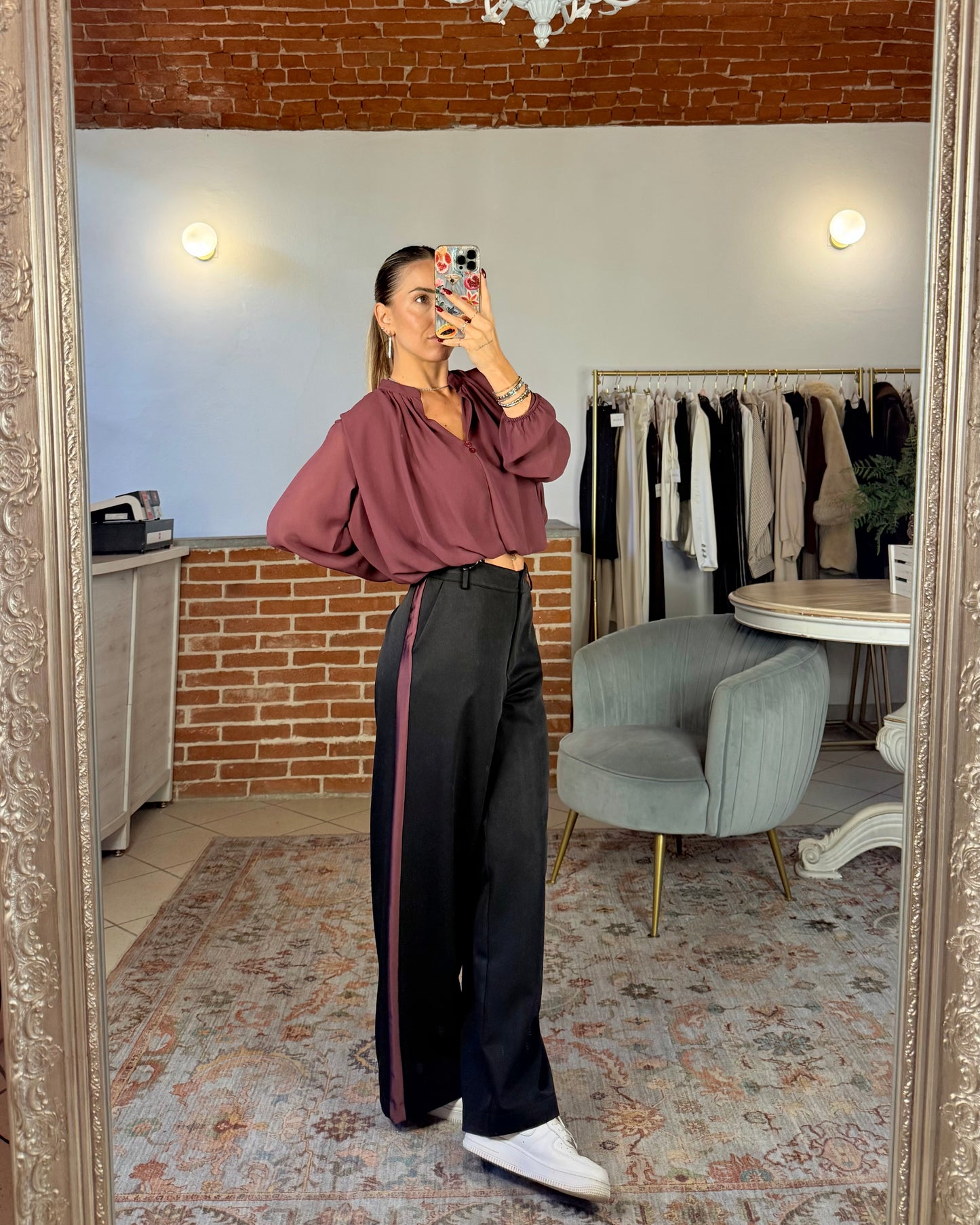 Pantalone con banda laterale