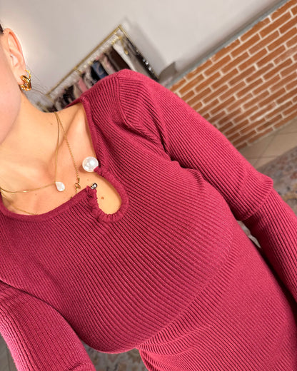 Ribbed sweater with pearl