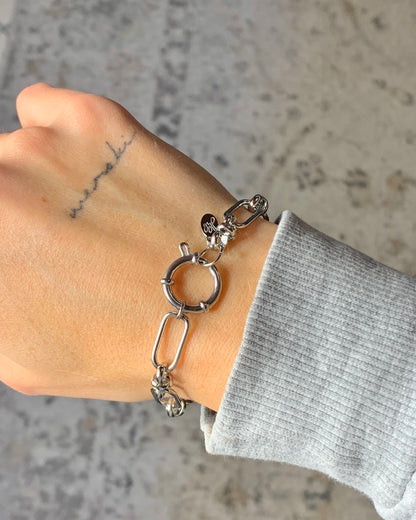 Bracciale con chiusura a moschettone