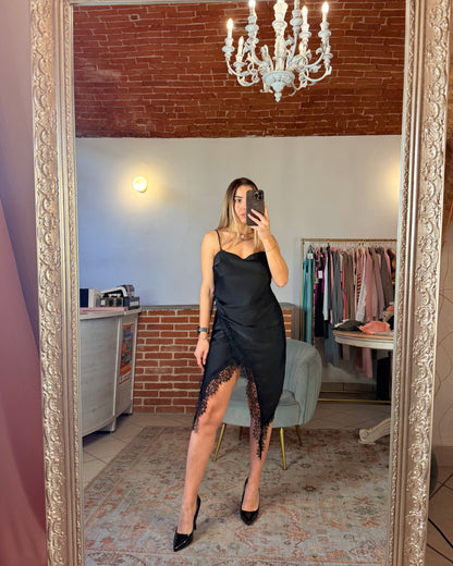 Abito in raso e pizzo