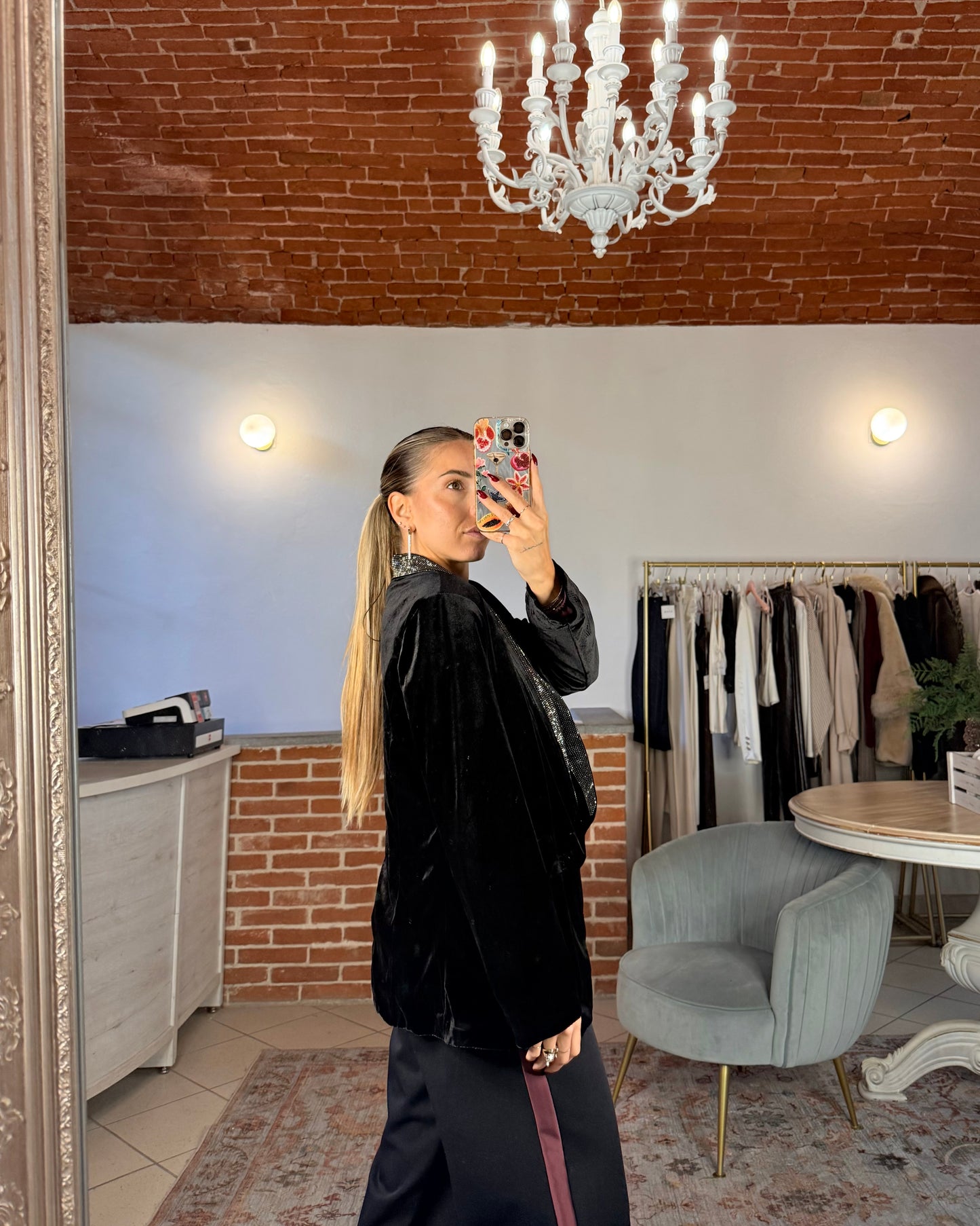 Blazer in velluto con colletto strass