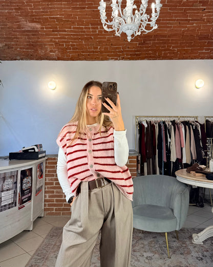 Knitted vest with buttons