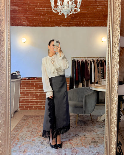 Gonna lunga con profili in pizzo