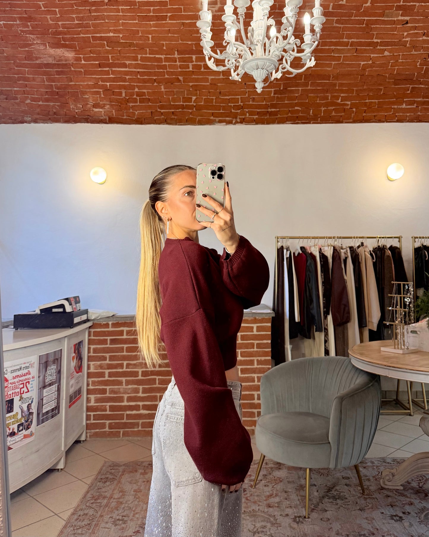 Maglione crop con maniche a palloncino