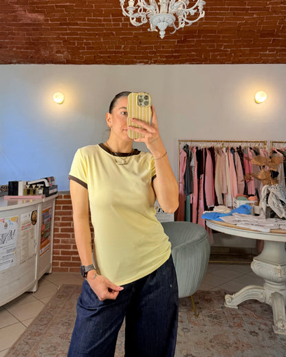 T-shirt con bordo a contrasto