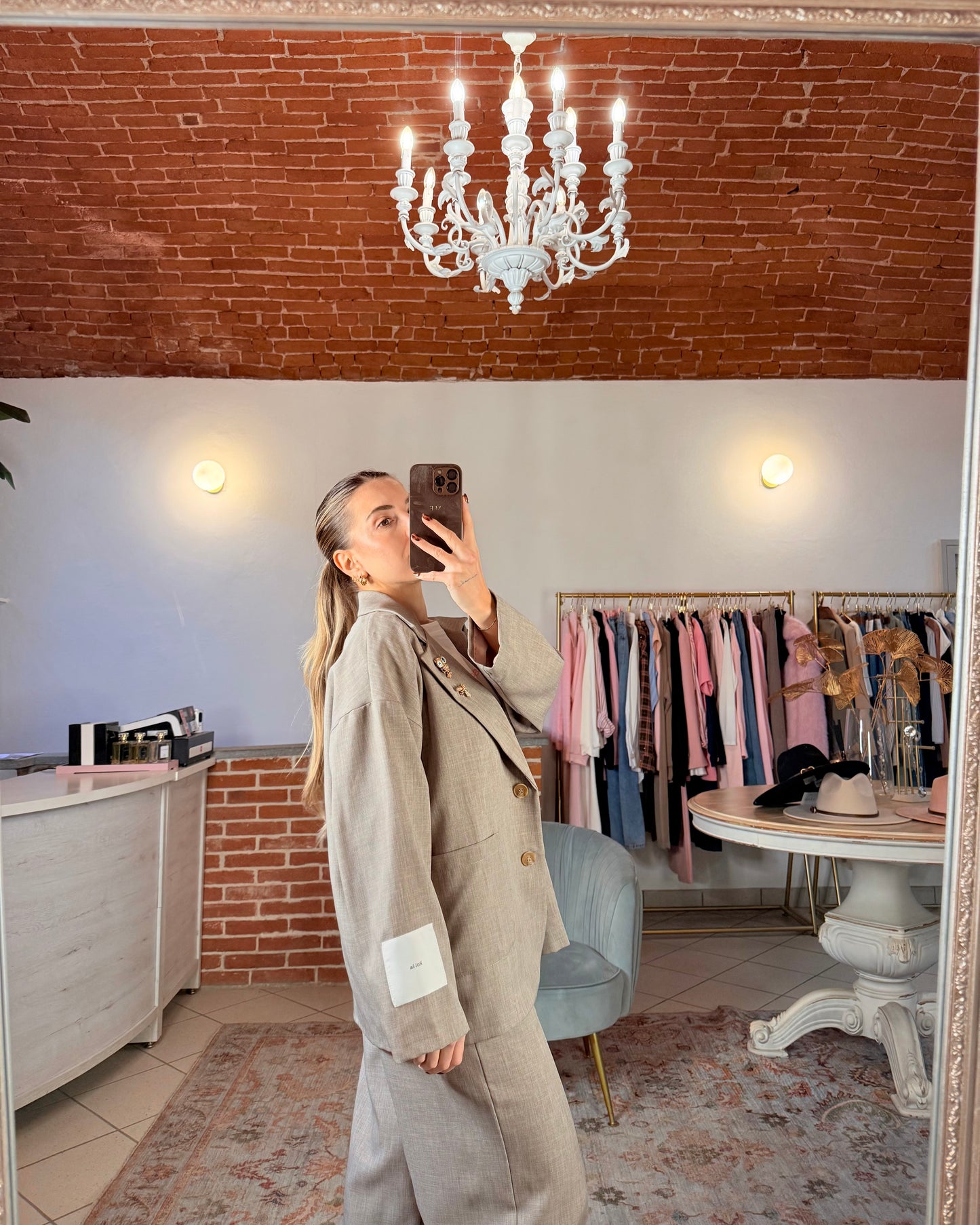 Blazer oversize con spille