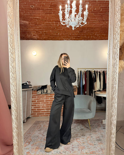 Tuta in viscosa felpata