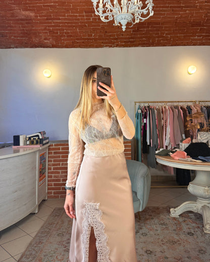 Longuette in raso e pizzo