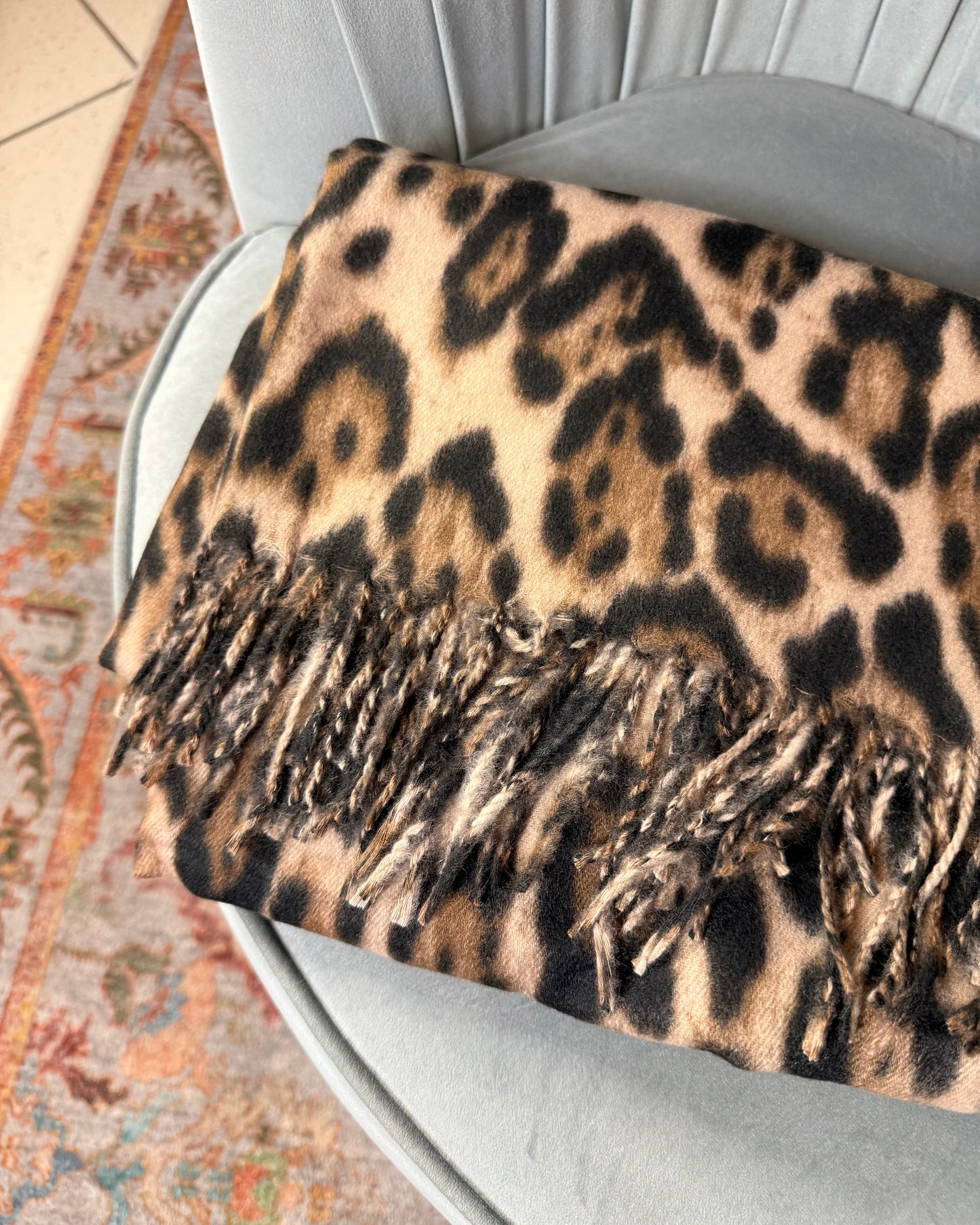 Leo print scarf with fringes