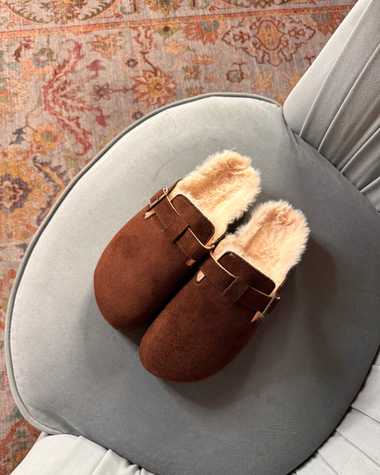 Suede sabot with fur