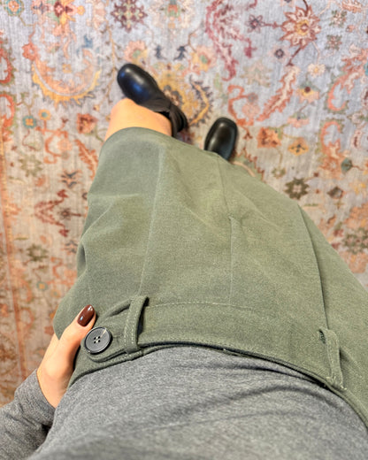 Minigonna in panno con tasche e pinces