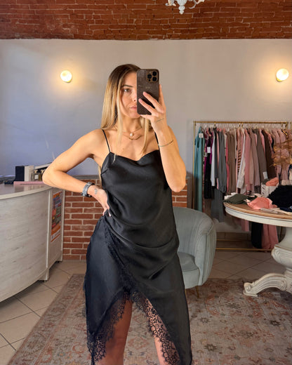 Abito in raso e pizzo