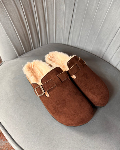 Suede sabot with fur