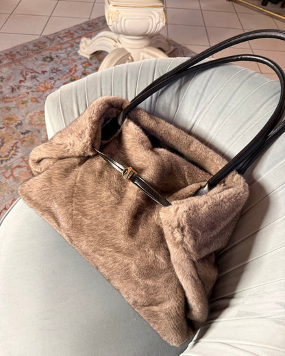 Maxi eco fur bag