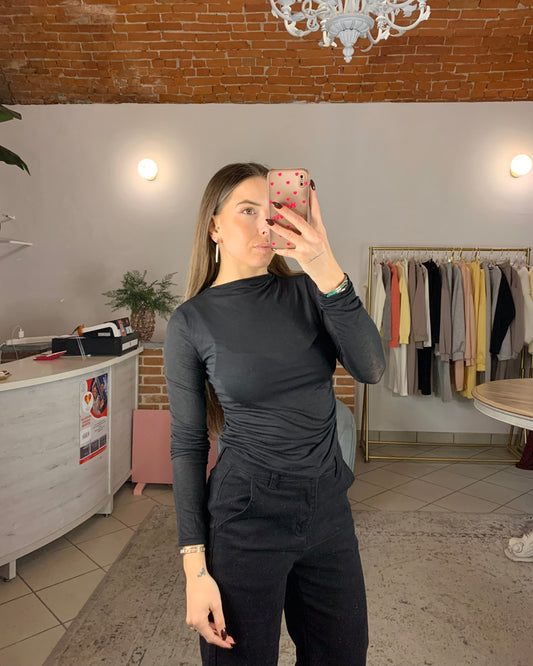 Cachemirina arricciata sui fianchi