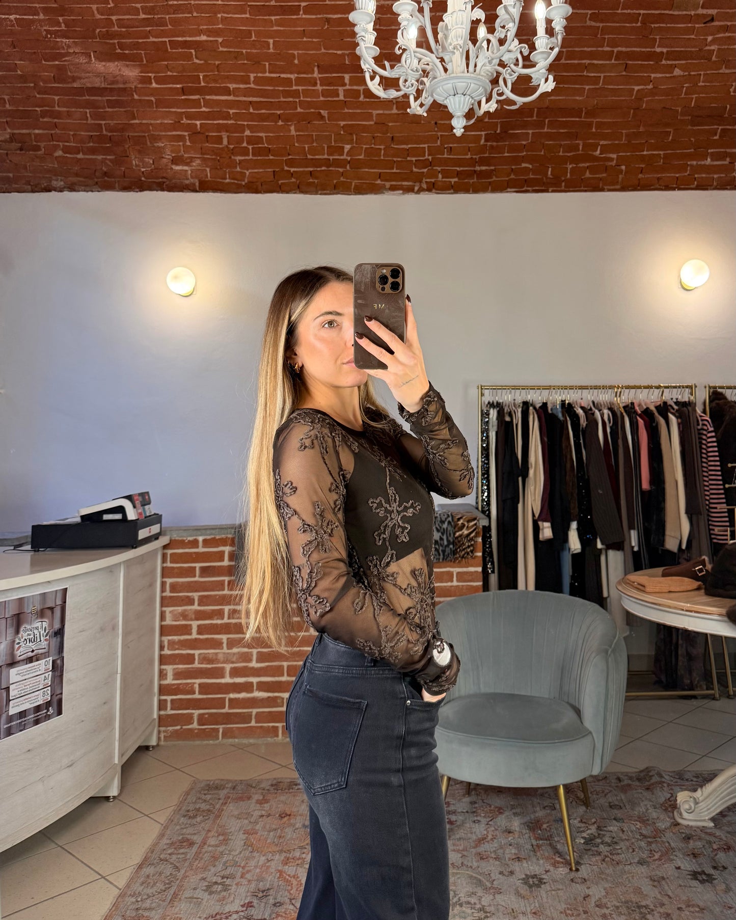 Maglietta tulle e ricami in velluto