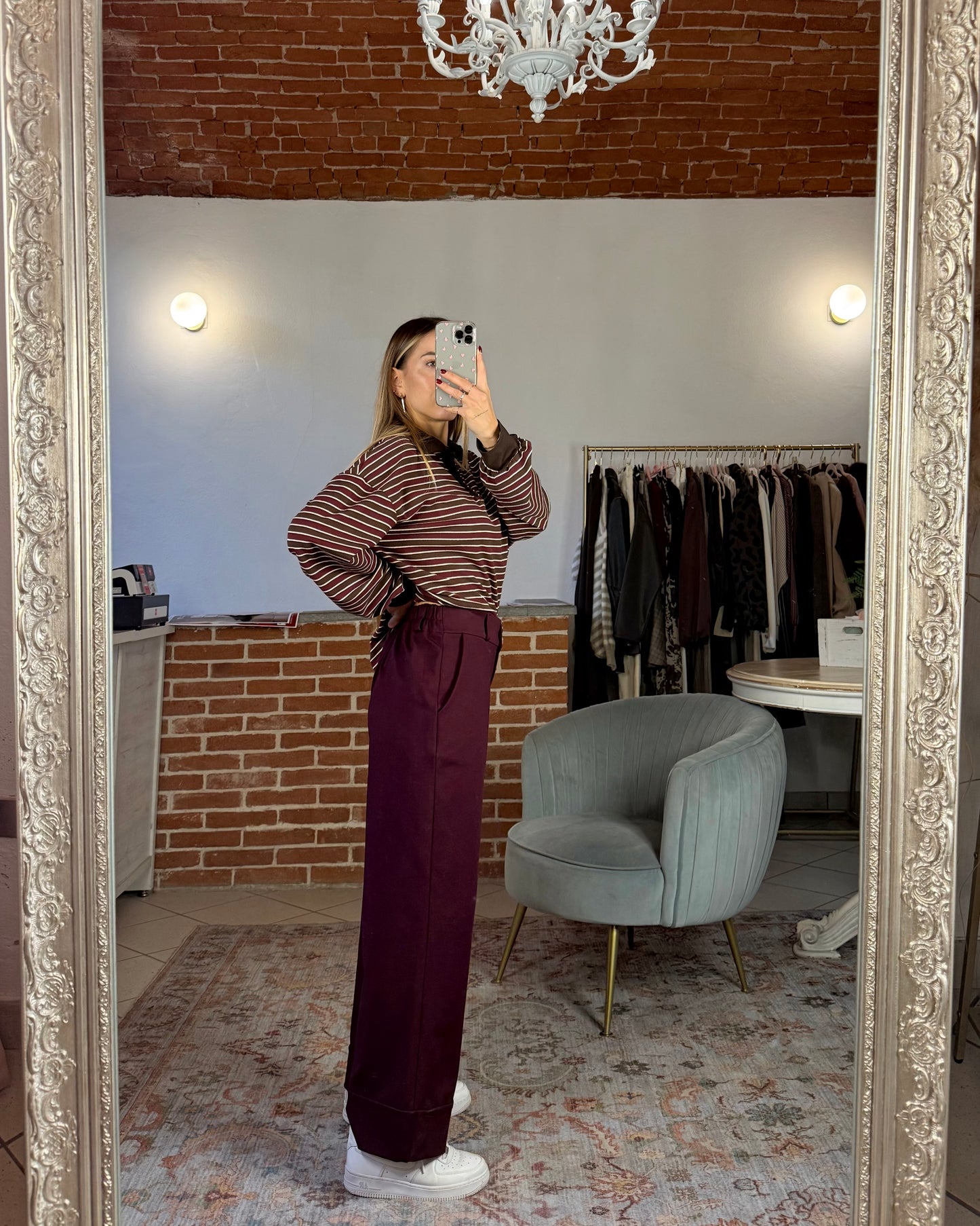 Crop trousers with cuffs