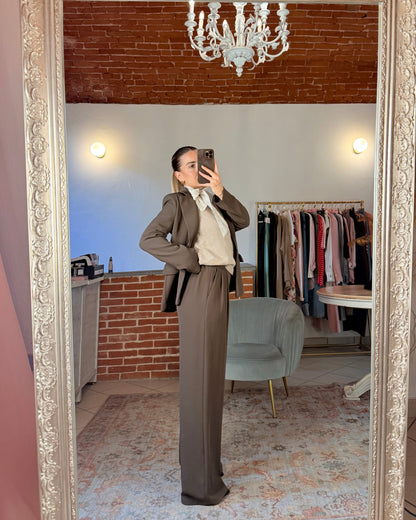 Tailleur in tessuto fluido