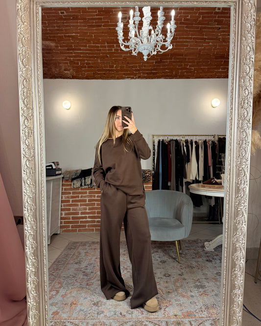 Tuta in viscosa felpata