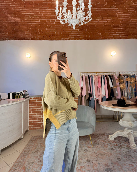 Maglioncino in cotone con spacchi