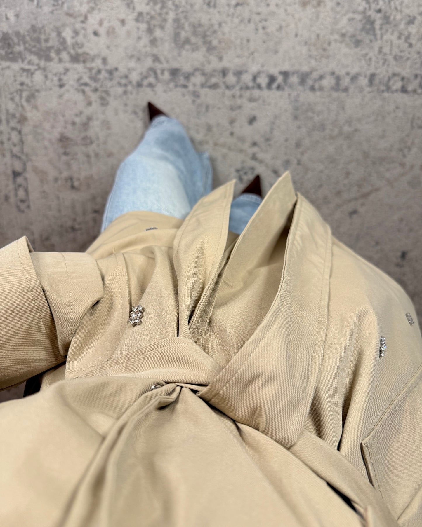 Trench con applicazioni