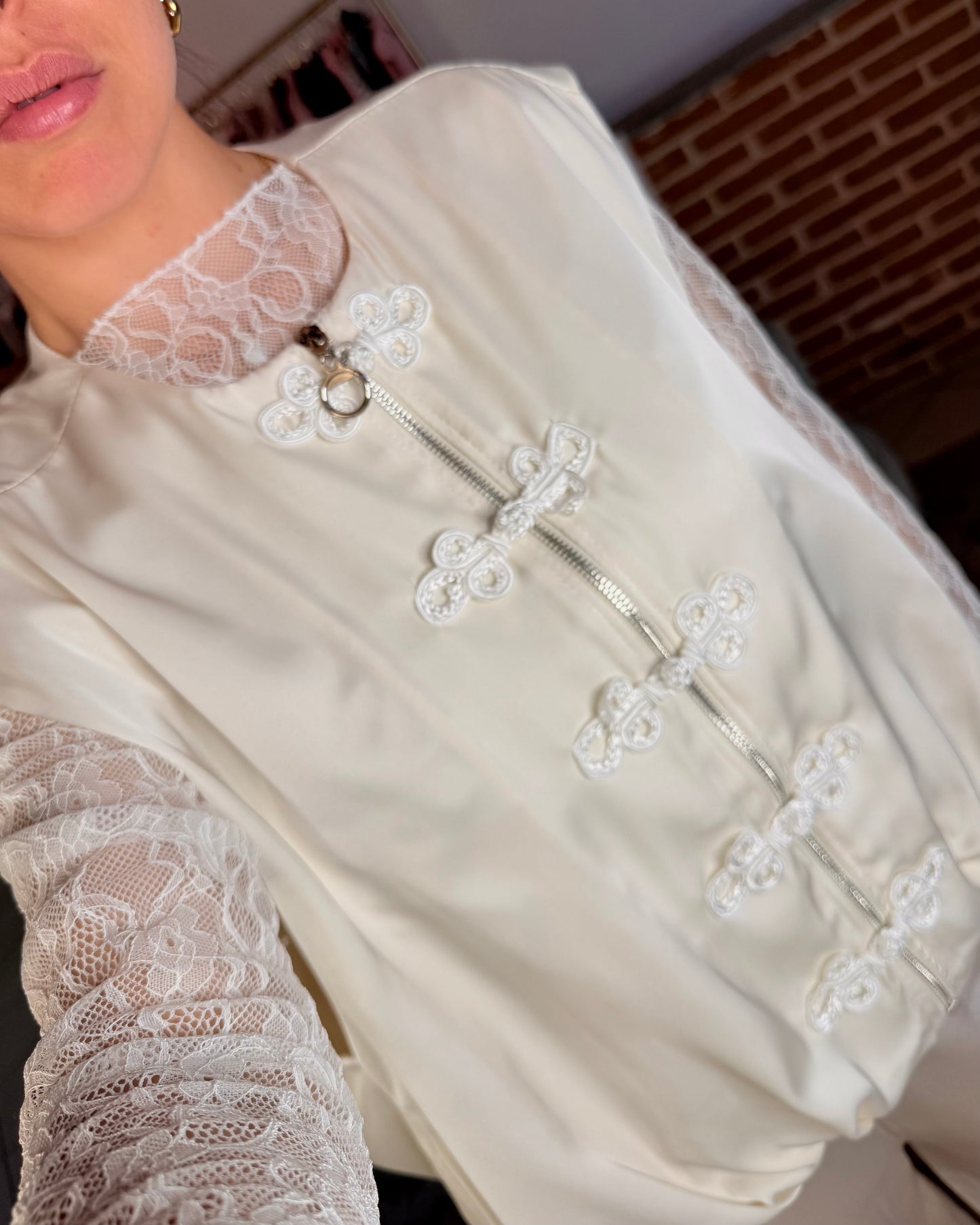 Gilet in raso con bottoni cinesi
