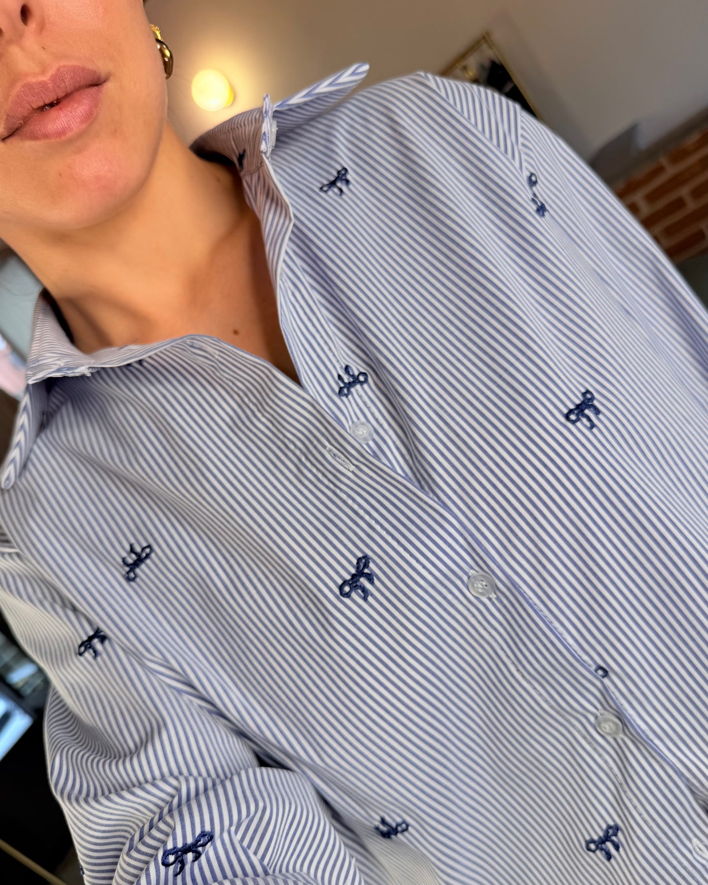 Camicia con fiocchetti