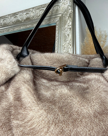 Maxi eco fur bag