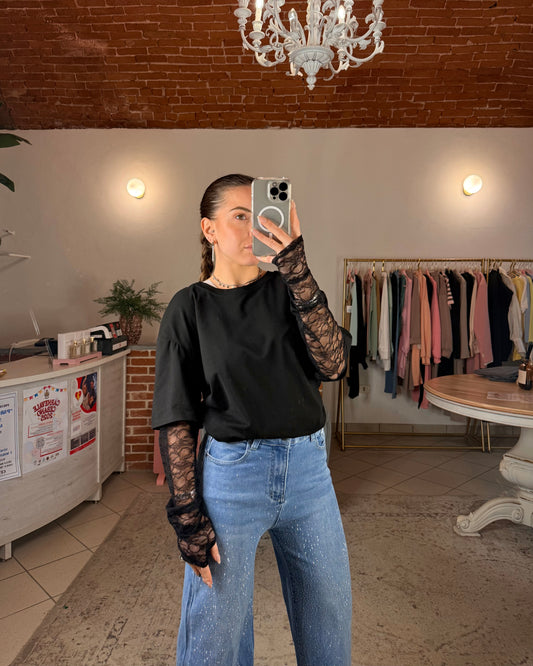 T-shirt oversize con manica in pizzo