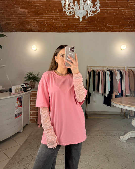 T-shirt oversize con manica in pizzo