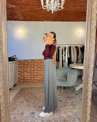 Pantalone crop asimmetrico