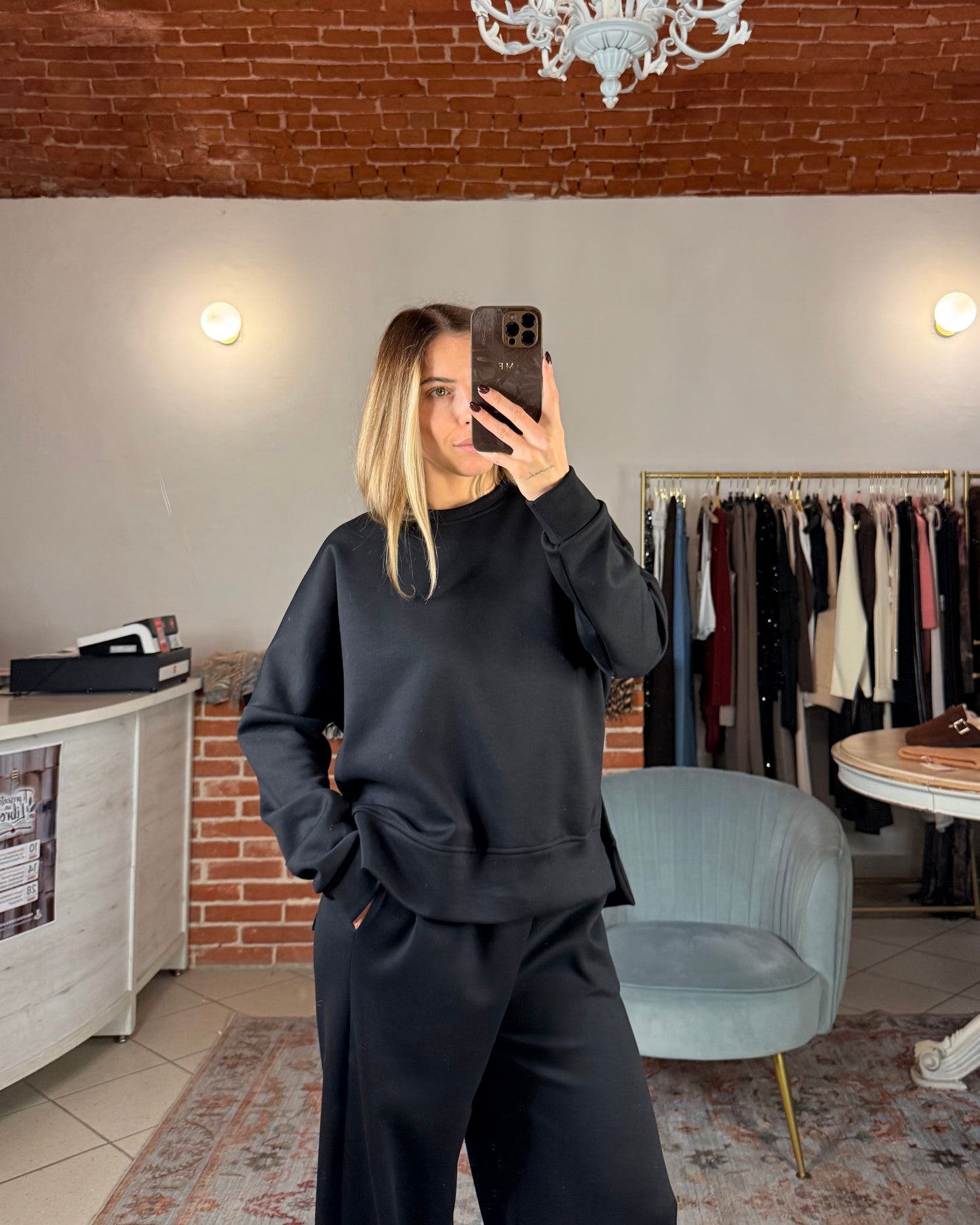 Tuta in viscosa felpata