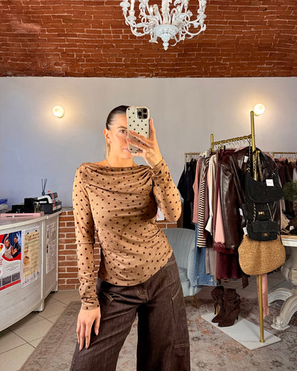 Maglia in tulle con scollo a barca