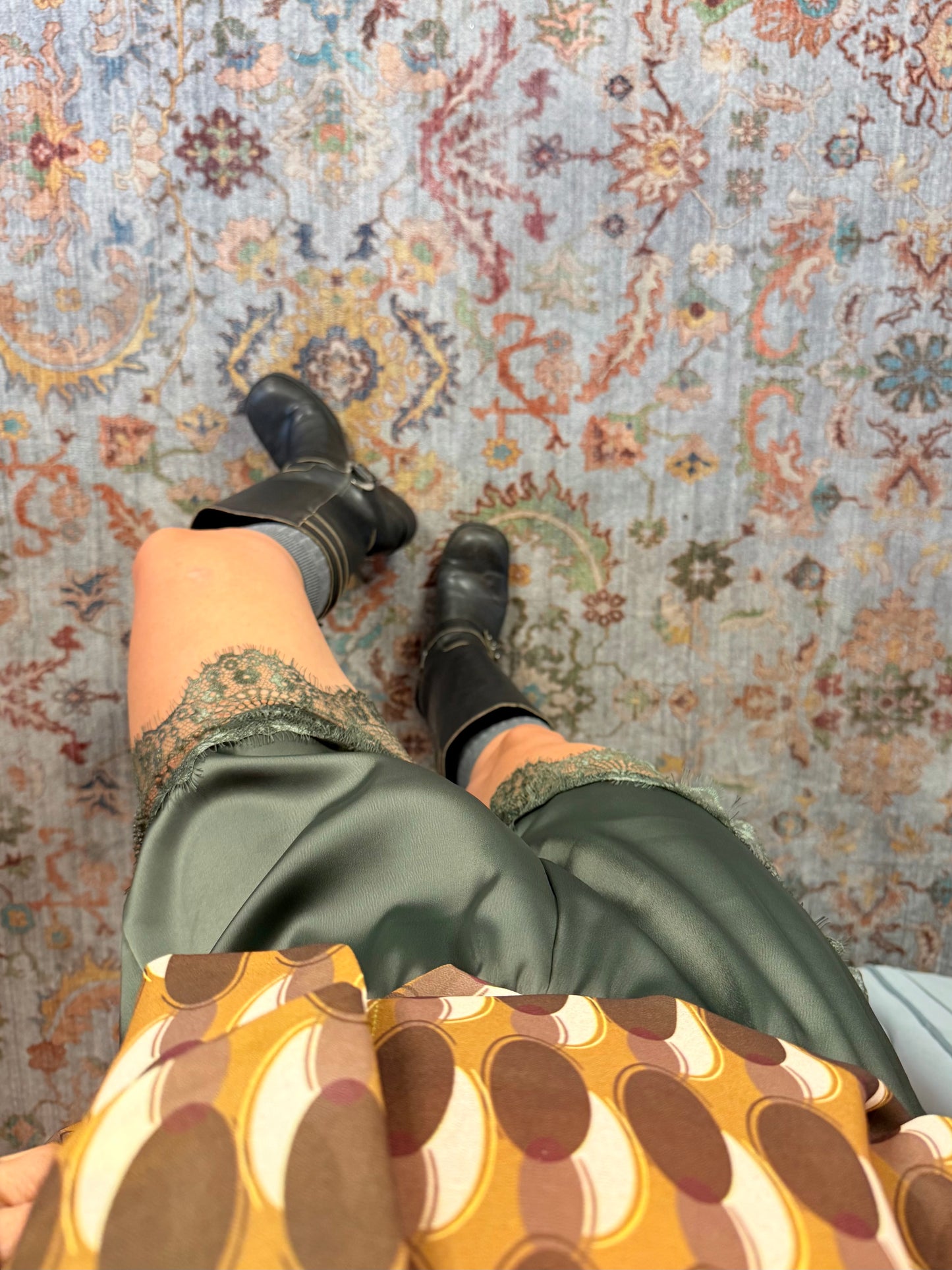 Shorts satin e pizzo