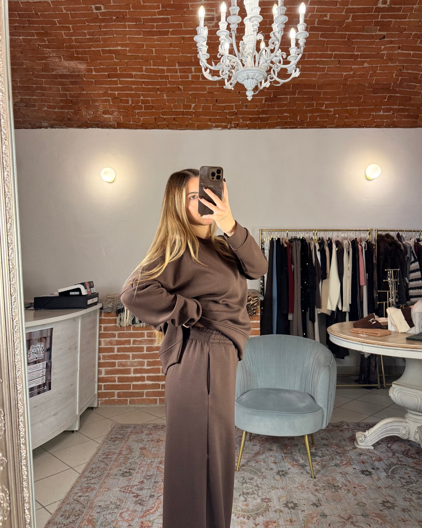 Tuta in viscosa felpata