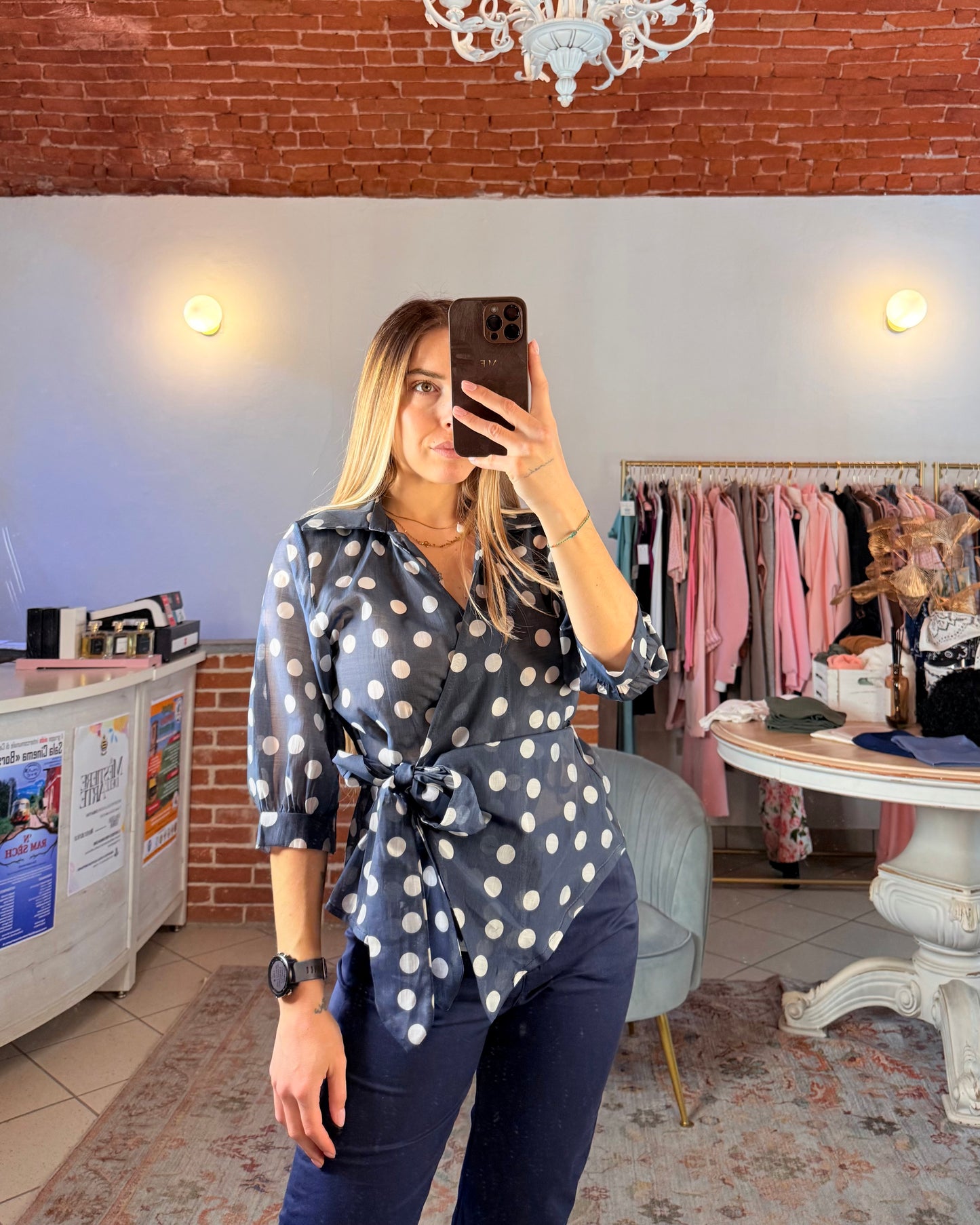 Blusa pois a portafoglio
