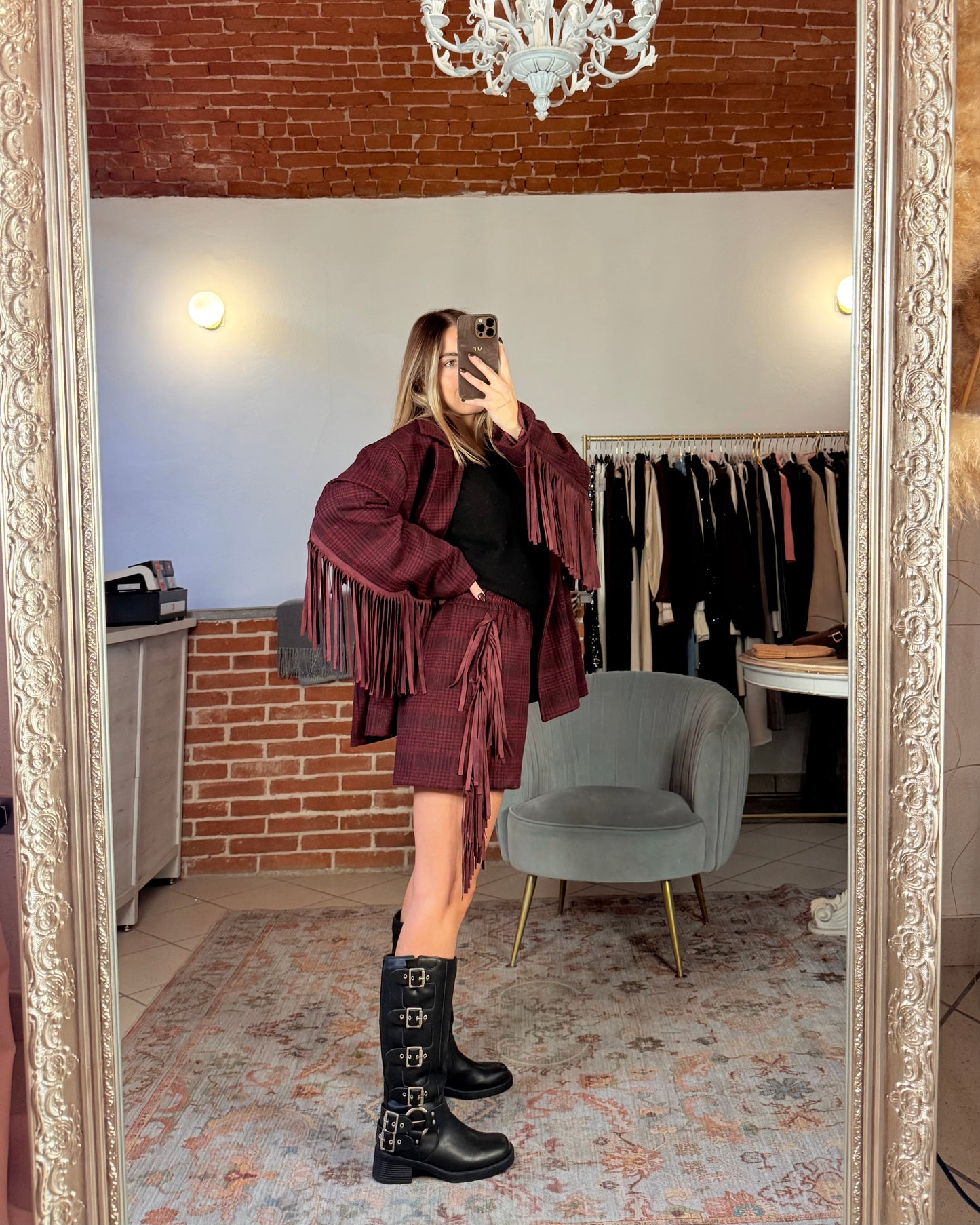 Pantaloncino in panno con frange