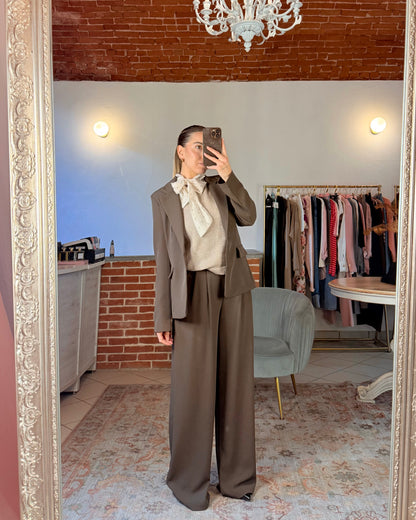 Tailleur in tessuto fluido